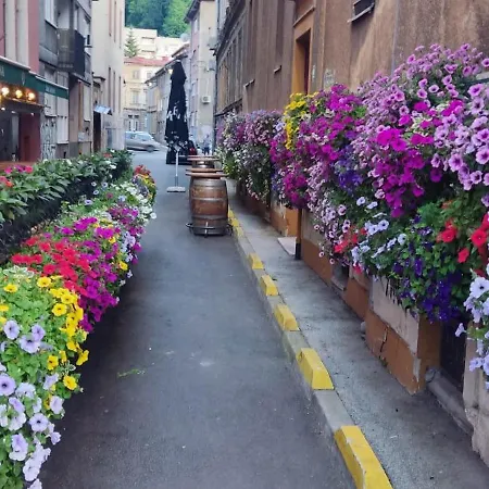 Small & Cute Downtown With Parking Apartman Szarajevó