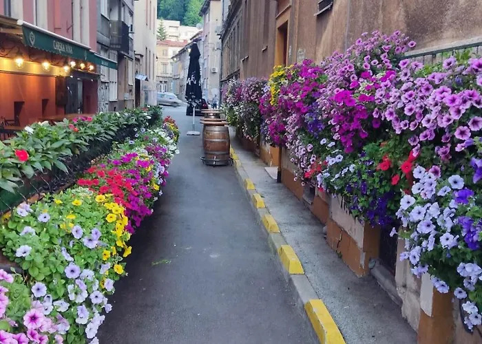 Small & Cute Downtown With Parking Apartman Sarajevo